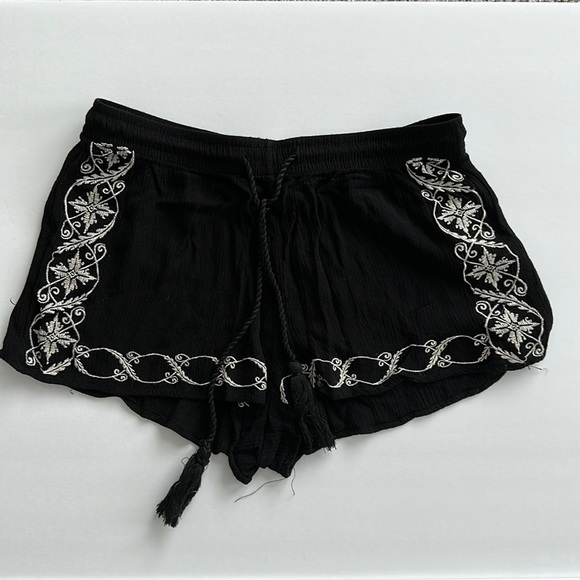 Love Tree Pants - LoveTree Black Shorts Sz SM